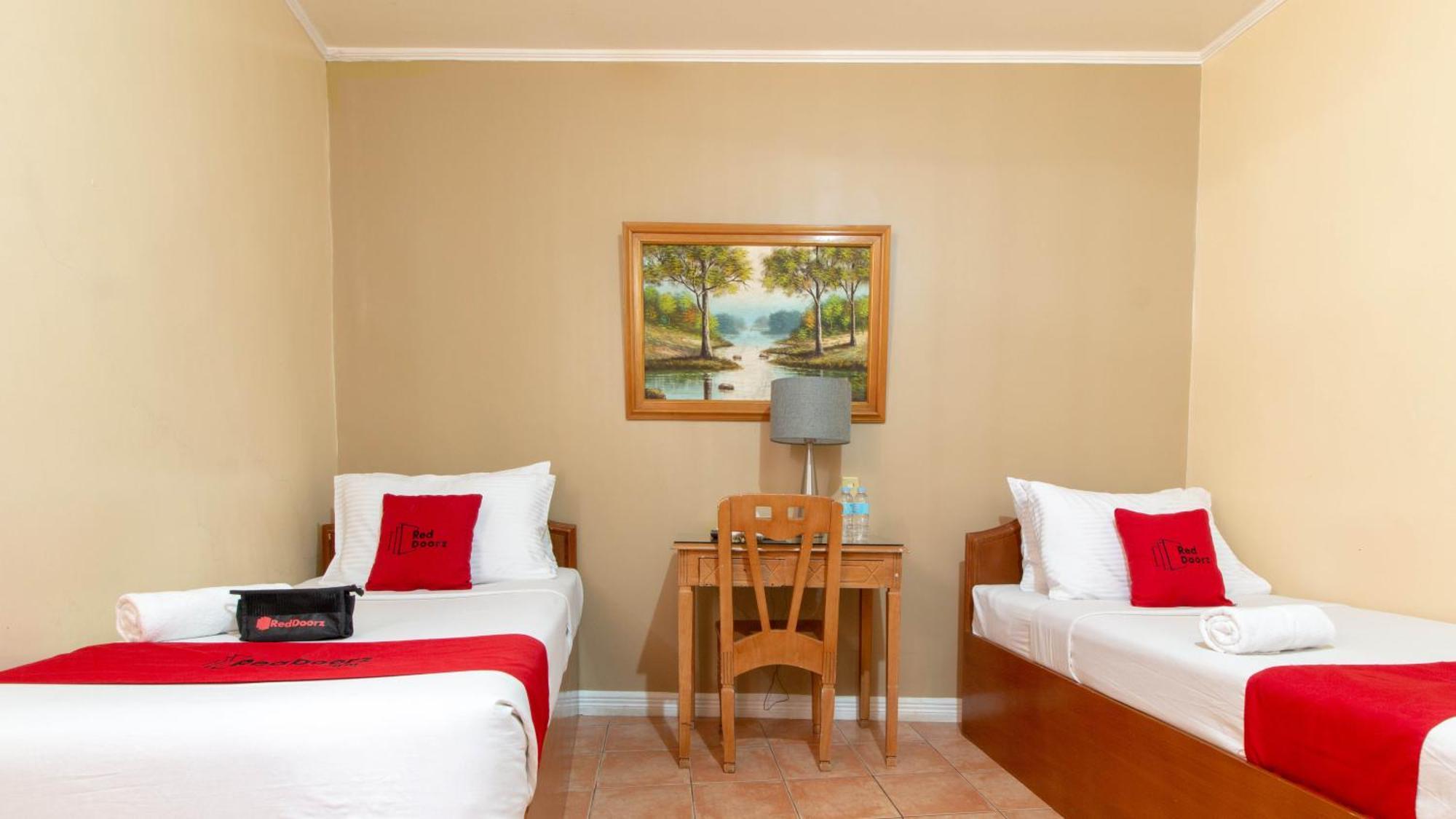 Reddoorz @ Downtown Tacloban Hotel Exterior foto