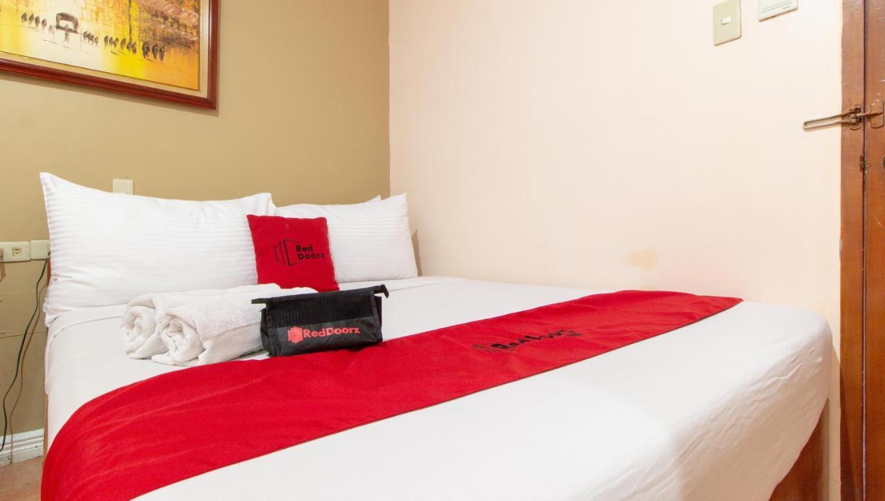 Reddoorz @ Downtown Tacloban Hotel Exterior foto
